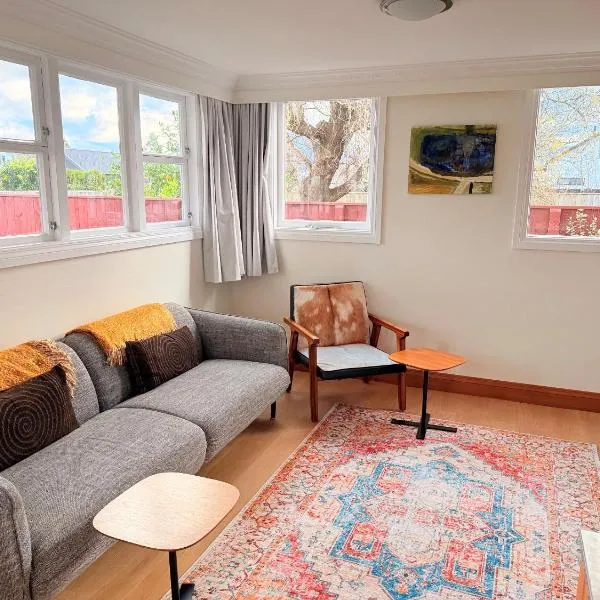 Farley Avenue Turret & Lounge, hotel em Greytown