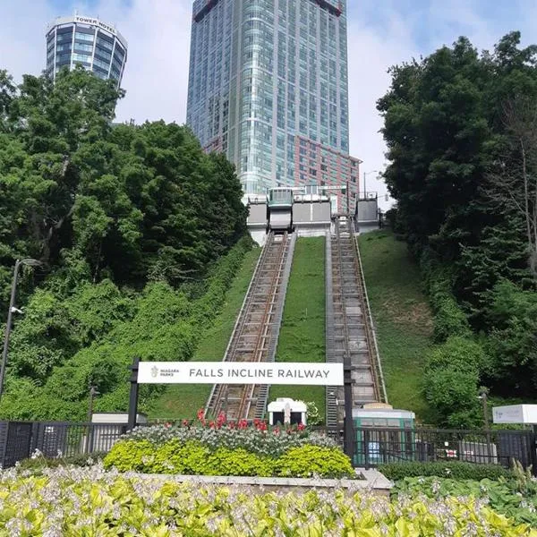 Hyatt Regency Niagara Falls Fallsview, hotel u gradu Nijagarini vodopadi