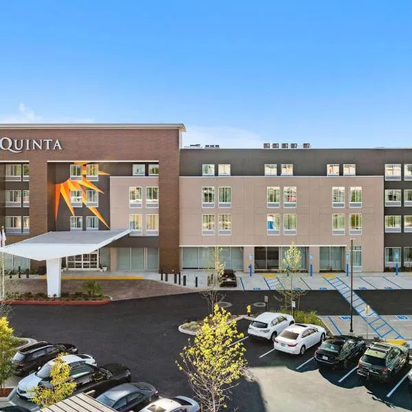 La Quinta Inn & Suites by Wyndham La Habra, hotell i La Habra