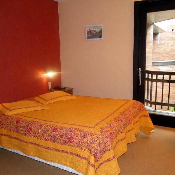 Hôtel du Fort, hotel u gradu Huy