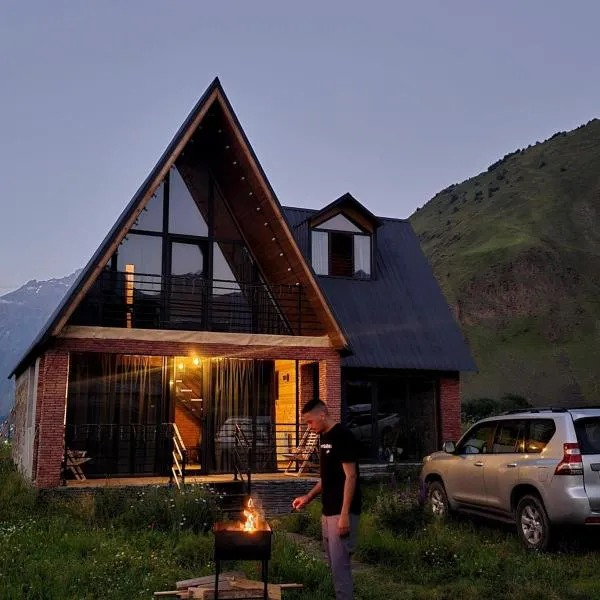 Grand Mountain Cottage, hotel sa Kazbegi