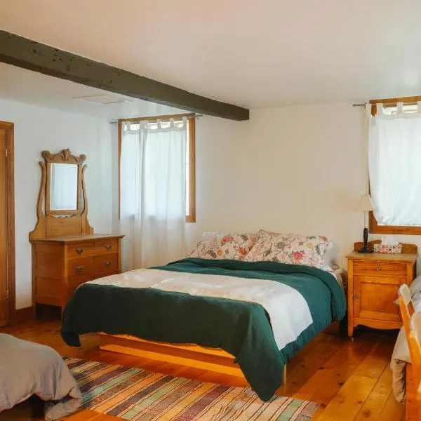 Triangle de l'île Chambre Familiale, hôtel à Saint-Laurent-de-l'ile d'Orleans