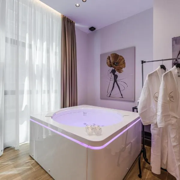 Via Mare Jacuzzi Suites by PS, hotel di Durrës