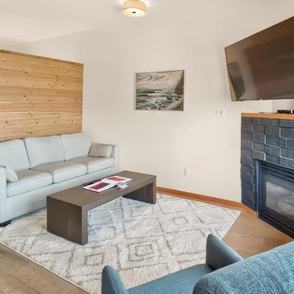 Tofino में, होटल Cedar & Swell - Waterfront Bachelor Condo