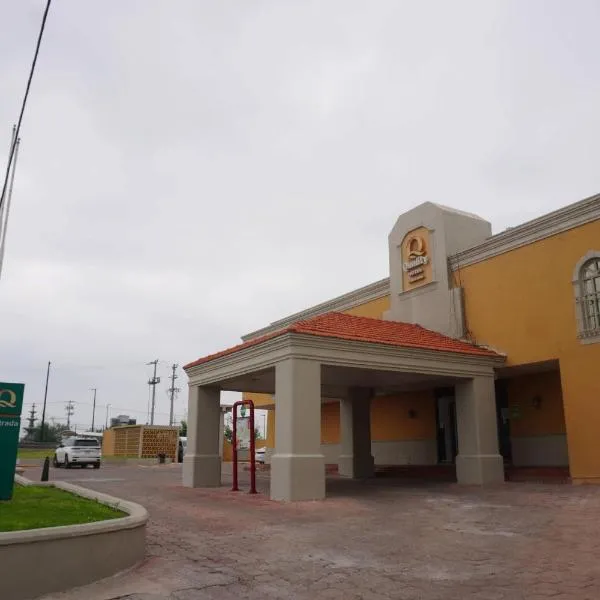 Quality Inn Piedras Negras, hotel v Piedras Negras
