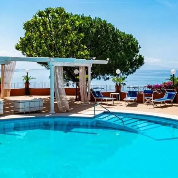 Villa Poseidon -Boutique Hotel-, hotelli kohteessa Salerno