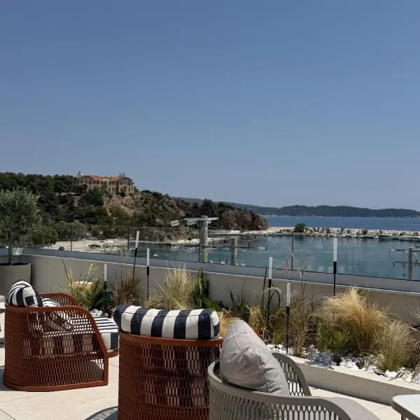 The George - Hospitality Beyond، فندق في يميناريا