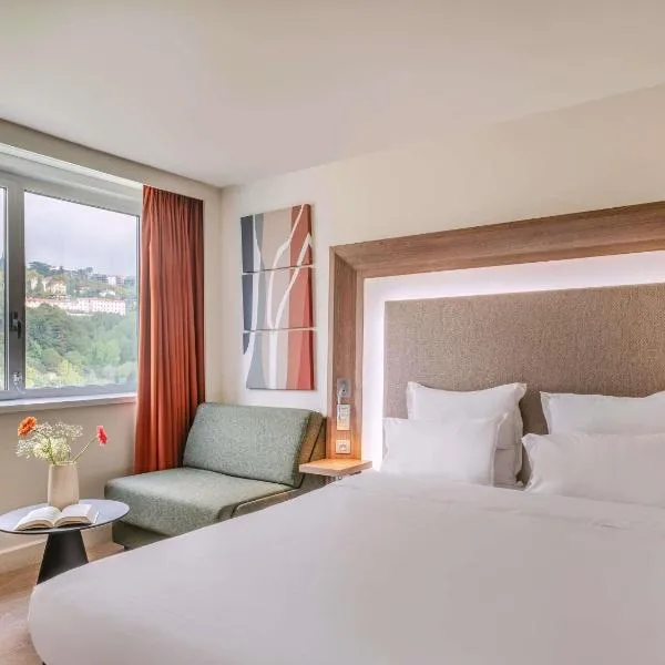 Novotel Lyon Centre-Confluence Bord de Saone, hotel di Lyon