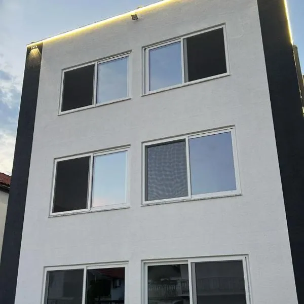Apartmani Tajra, hotel i Doni Štoj