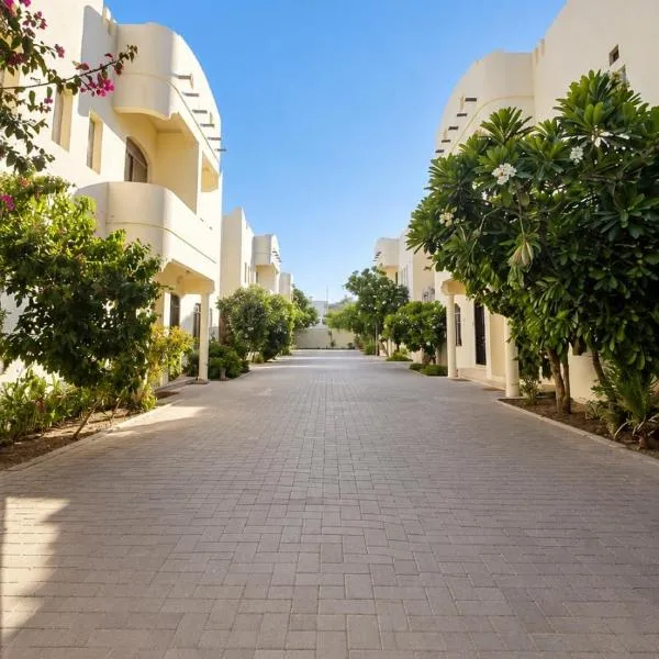 Luxury villa with private pool in Adliya, hotel Manámában