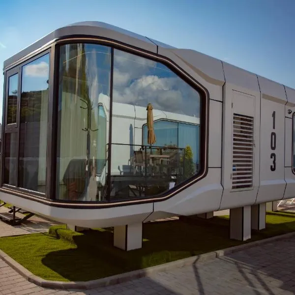 Mars Oasis Capsule, hotel v mestu Charnali