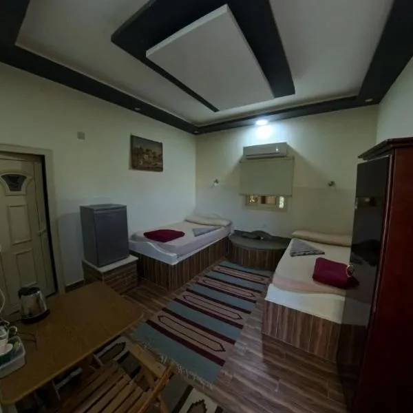 Rahala Safari Hotel, hotel di Qasr Al Farafirah