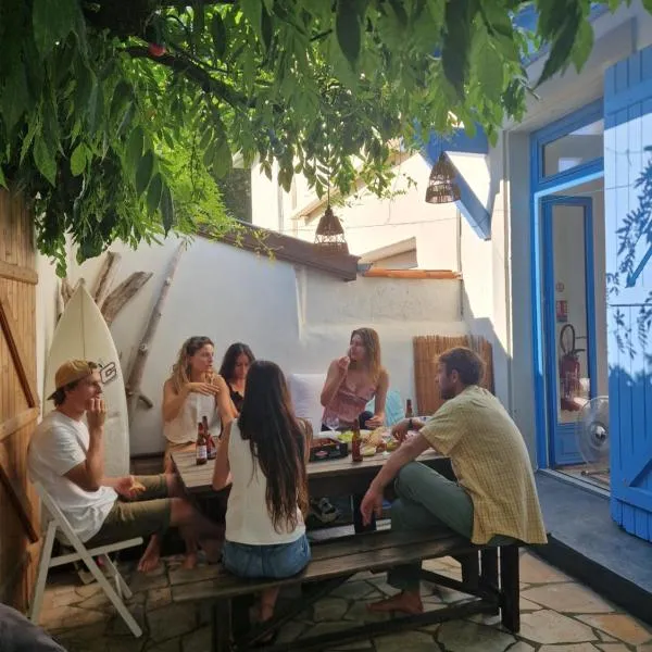 COTTAGE - Utopy Hostel, hotel v destinácii Capbreton