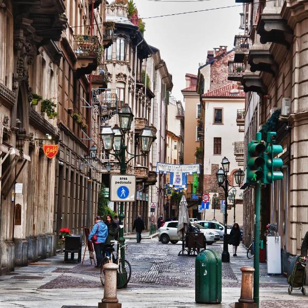 Flaneur, Turin