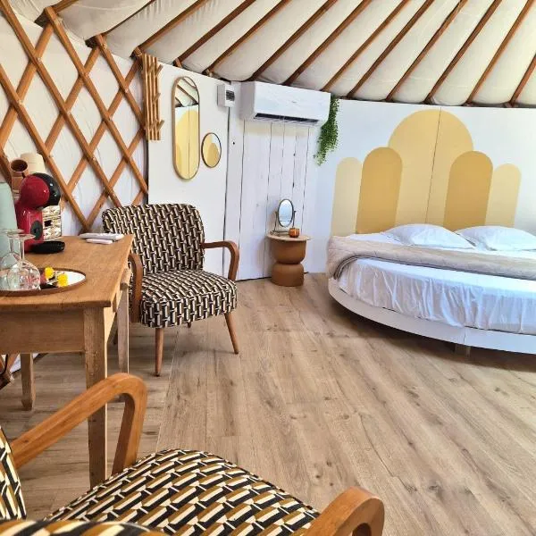 Yourte en ardeche, hotel em Chassiers
