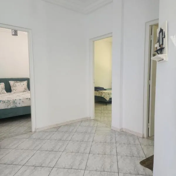 Location saisonnière entre mer, forêt et calme, hôtel à Raʼs al Jabal