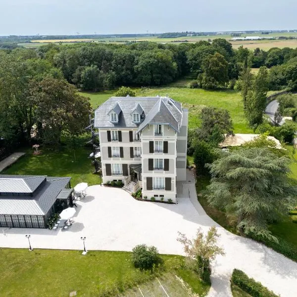 Villa Edmond Hôtel & Spa - Maison Blanche Bièvres, hotel u gradu 'Bièvres'