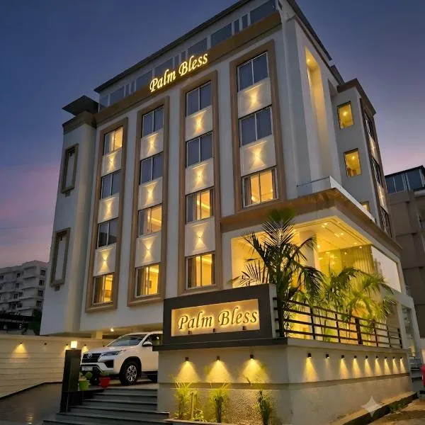 Hotel The Palm Bless A Luxury Hotel, hotel sa Haridwār