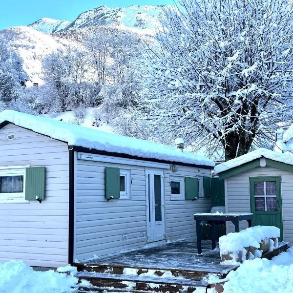Bungalow charmant à Cauterets avec vue sur la montagne, Hotel in Cauterets