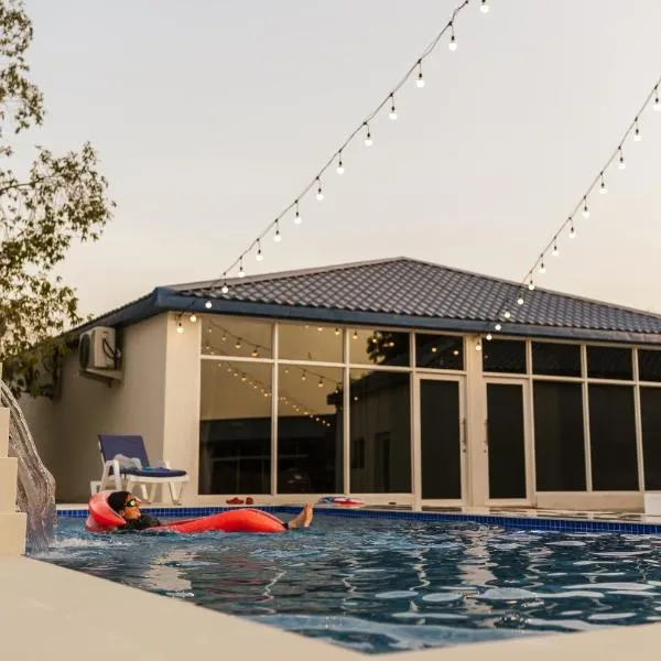 ALSARA HiDEAWAY, hotel en Qūr