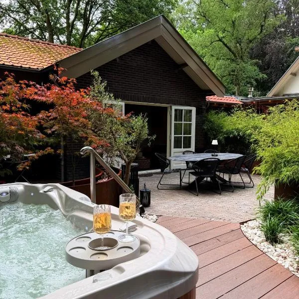 Berg en Bos Suite Apeldoorn met luxe jacuzzi, hotel ad Apeldoorn