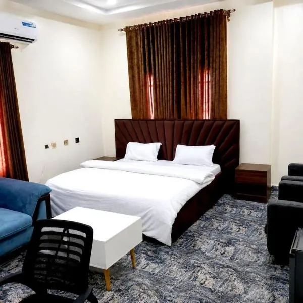 triple comfort hotel and suites bauchi, hotel en Bauchi