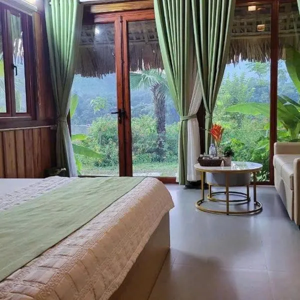 Mạ Homestay Riverside, hotel
