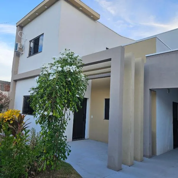 Casa 1min das Aguas Quentes para 5 ou mais pessoas, hotel v destinácii Barra do Garças