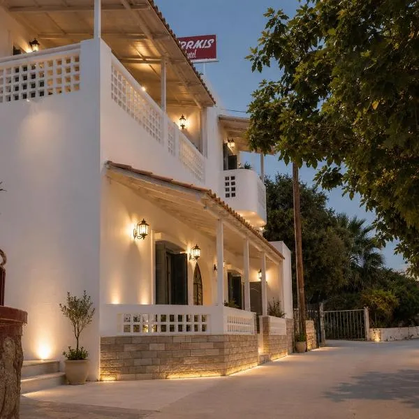 Semiramis Hotel، فندق في آداماس