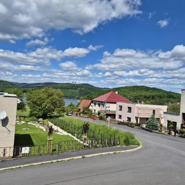 Apartmán Ružiná、Ružináのホテル