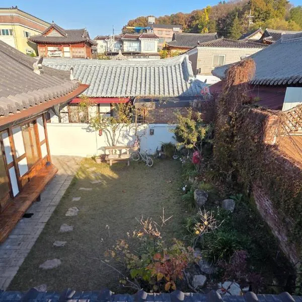 Eosahwa Hanok Stay Featured in Petit Futé 2026, hotel di Jeonju