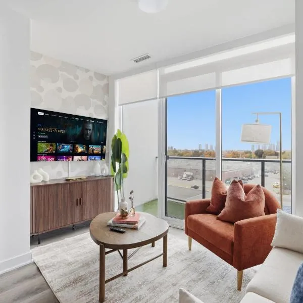 Modern West Getaway 2BR Condo with Free Parking, hotel Torontóban