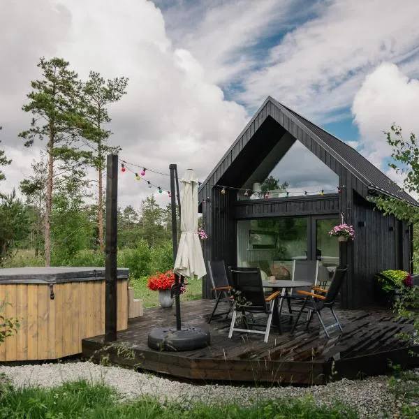 Majakavahi koos kümblustünniga, hotel in Sääre