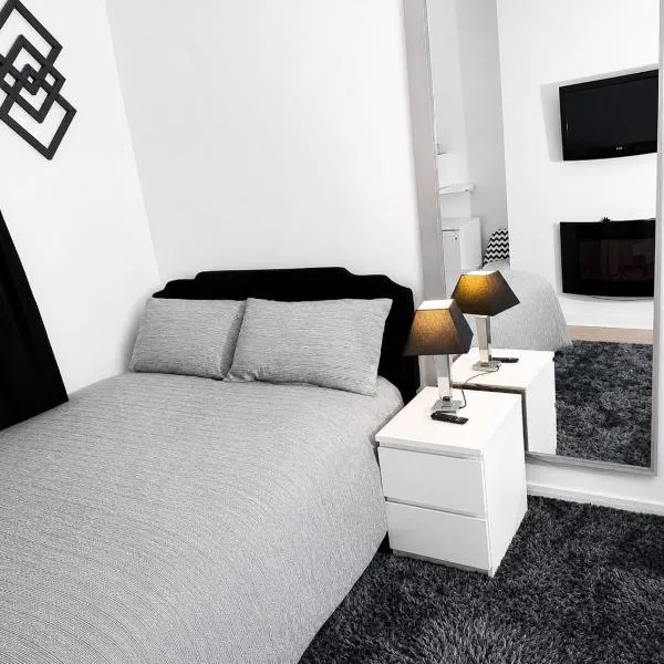 Located in London, next to Forest Hill train station , Studio Apartment nice relaxing chill spot, hotel in Forest Hill