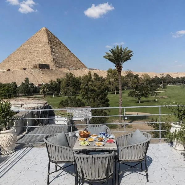 Glow Pyramids View Hotel, hotel di Kairo