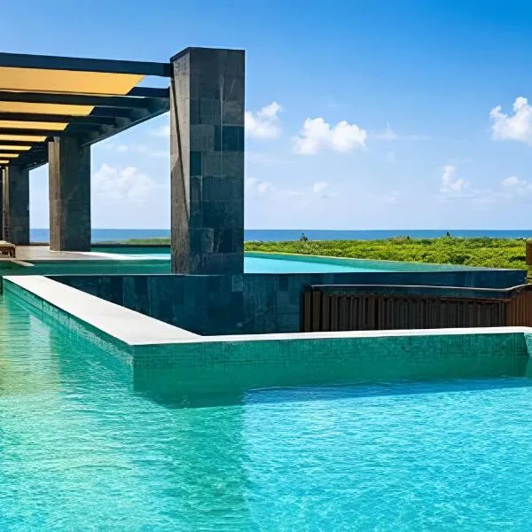 Jungle Guardian - Rooftop Pool & Beach Club, hotelli kohteessa Tulum