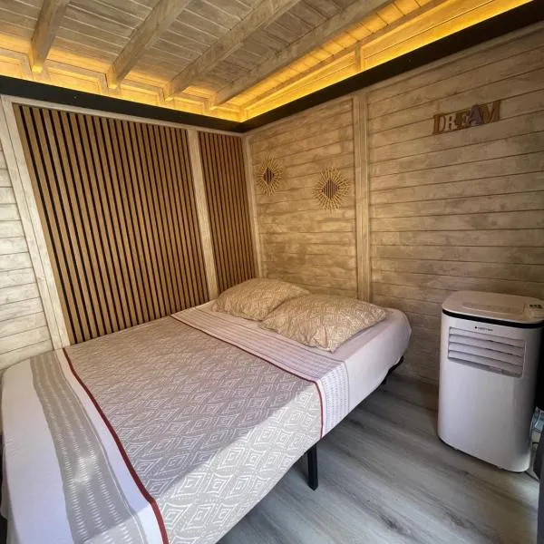 Cabane insolite avec jacuzzi, hotel v mestu Menton
