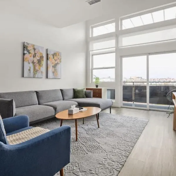 On Cloud 9 - Curated Lifestyle Loft - Zuni Lofts، فندق في دنفر