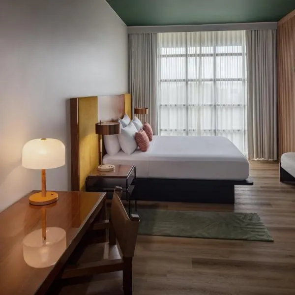 The Clara Hotel Plano, Tapestry Collection by Hilton, отель в городе Camey