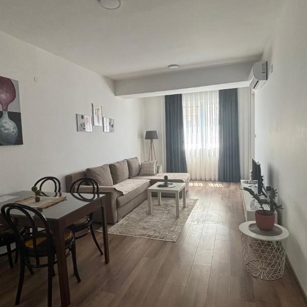 M&M Cozy Apartment-Free Parking, Скопье