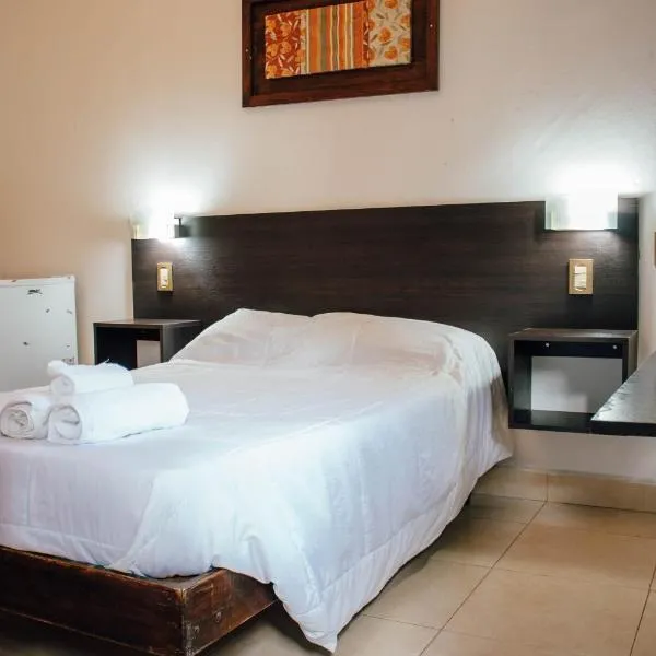 Hotel Del Parque, hotel u gradu Korjentes