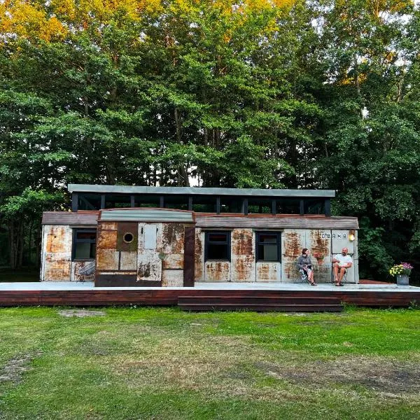 0'Bama - Unique Upcycled Tiny House, hotel din Selgas