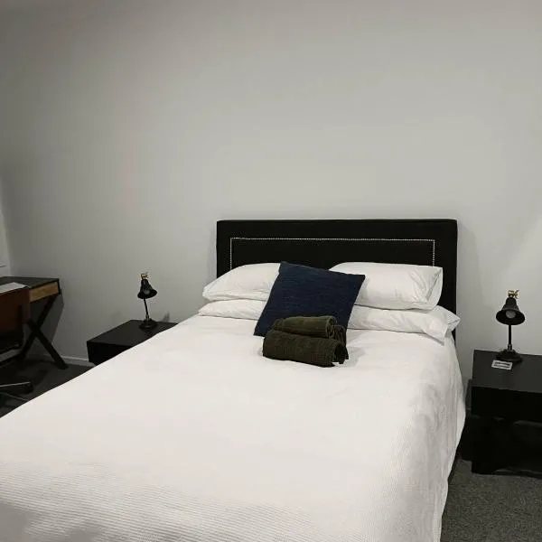 Guest Bedroom near airport and CBD access, Hotel in Brisbane