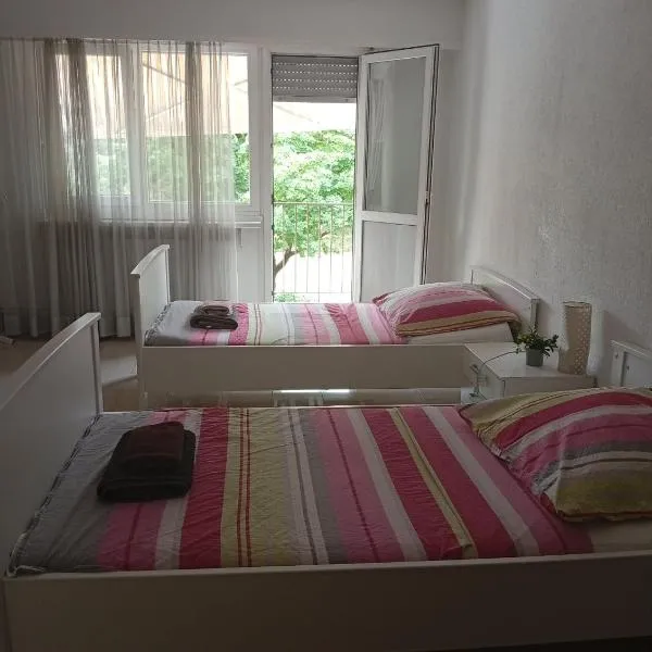 Appartement ABC avec balcon- proche Aéroport Basel, khách sạn ở Saint-Louis