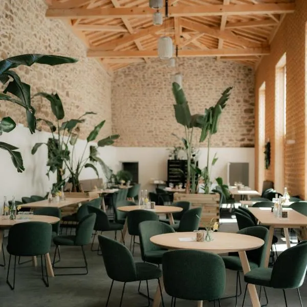 Château de Villars, chambres, lodges avec spa, хотел в La Chapelle-Villars