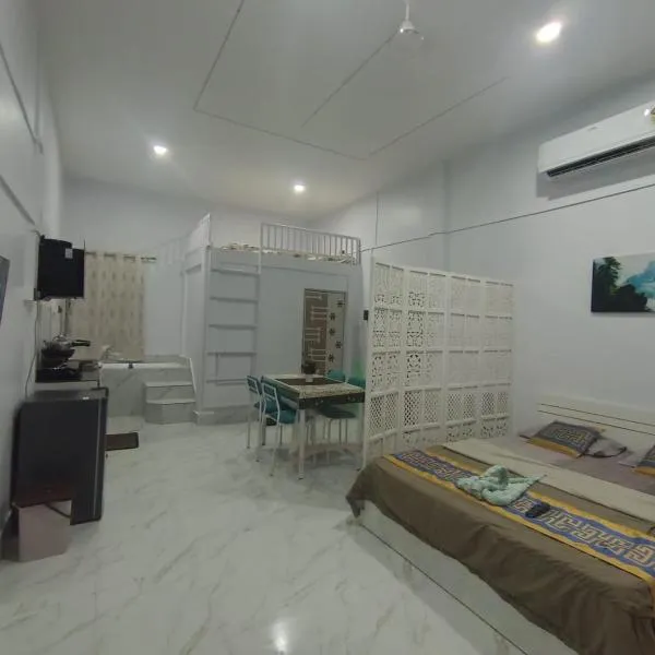 Lakhimpur Central Homestay, hotell i North Lakhimpur