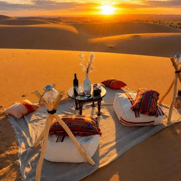 Stellar Luxury Camp, hotel en Merzouga