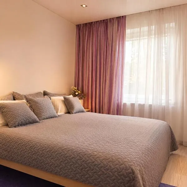 Mirdzas Ķempes iela 14, hotel u gradu Lijepaja