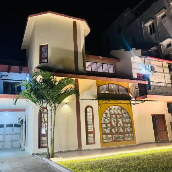 Majestic Villa, 5 Bedroom AC in Mysore, ξενοδοχείο σε Mysore