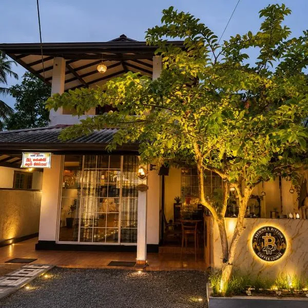 Skyline & bitcoin coffee lodge, hotell i Kalutara